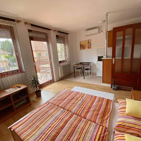 Hellasz Apartment *