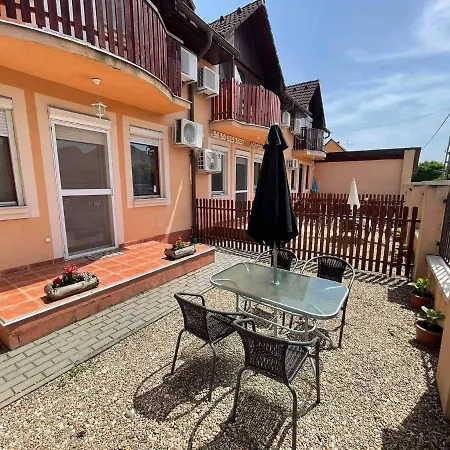Appartement Hellasz *