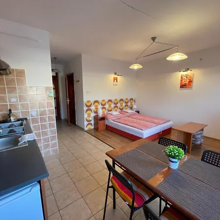 Apartment Hellasz