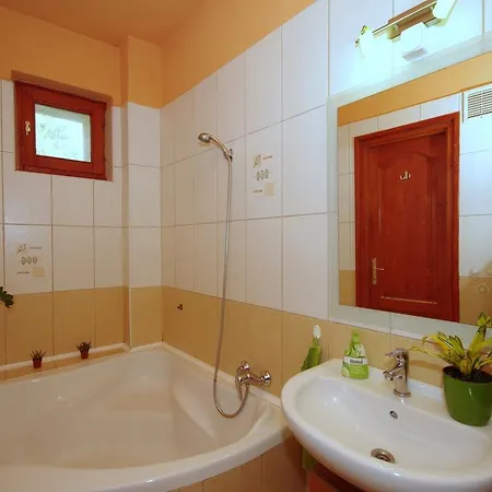 Apartamento Hellasz Gyula