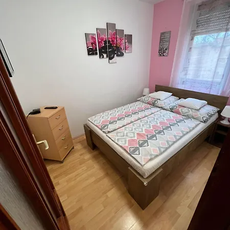 Apartament Hellasz *